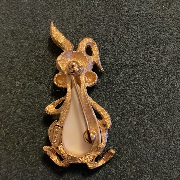 Trifari Rabbit/Bunny Brooch - Picture 2 of 3